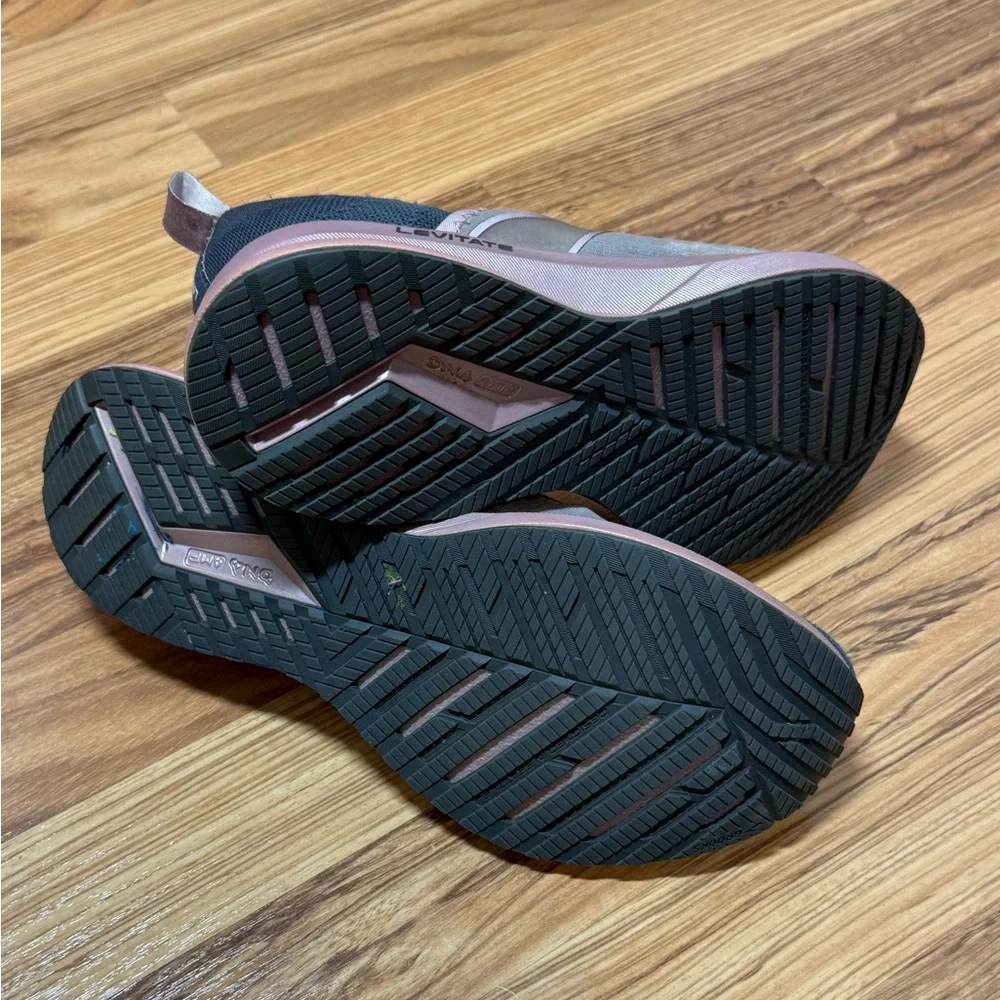 Brooks Levitate 4 LE Running Shoes, Sz 10